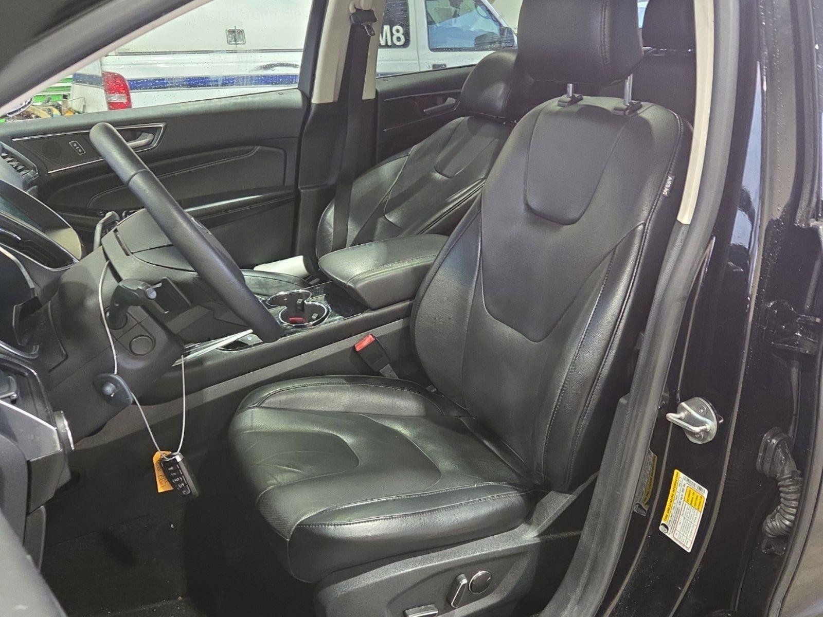 Used 2018 Ford Edge Titanium w/ Equipment Group 302A FWD image 6