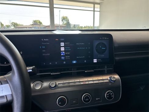 Used 2024 Hyundai Kona SE image 23