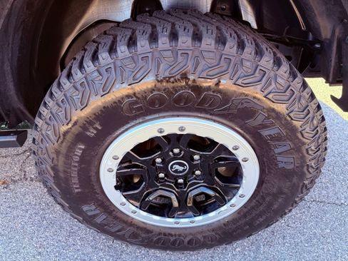 Used 2023 Ford Bronco Badlands image 15