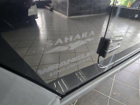 Used 2013 Jeep Wrangler Unlimited Sahara w/ Connectivity Group AWD/4WD image 28