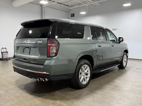 Used 2023 Chevrolet Suburban Premier image 4