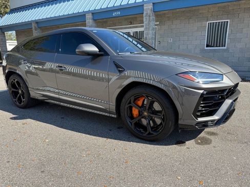 Used 2021 Lamborghini Urus Base AWD 4dr SUV image 8