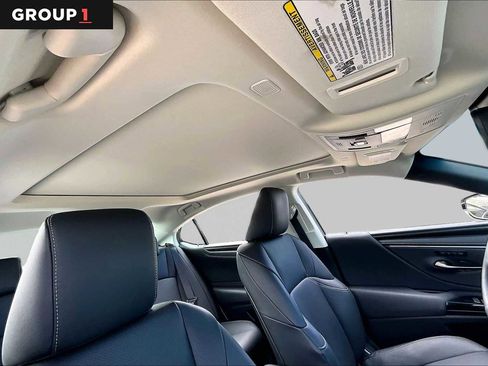 Used 2025 Lexus ES 350 w/ Premium Package FWD image 12