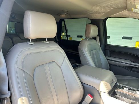 Used 2019 Ford Expedition Limited image 15