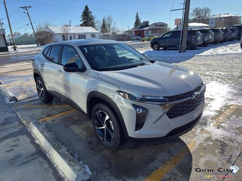 New 2026 Chevrolet Trax RS image 4