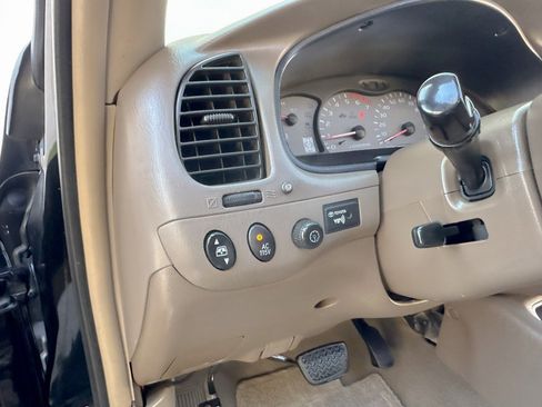 Used 2004 Toyota Sequoia Limited image 23