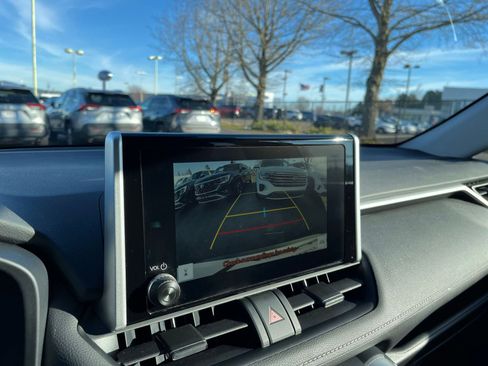 Used 2025 Toyota RAV4 XLE image 18