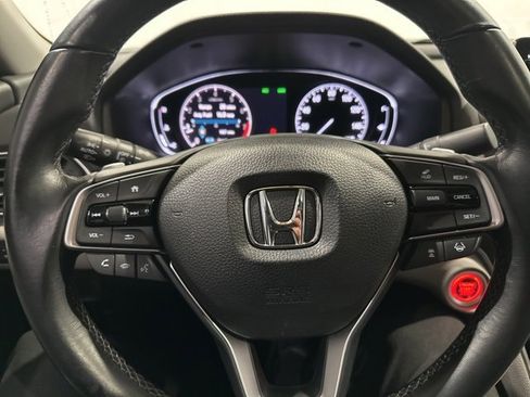 Used 2018 Honda Accord Touring image 19