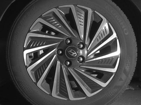 Used 2025 Hyundai Sonata SEL FWD image 11
