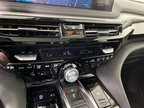 New 2026 Acura MDX SH-AWD image 32