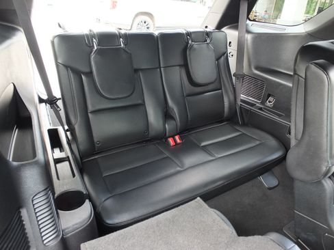 Used 2020 Ford Explorer XLT w/ Equipment Group 202A RWD image 15