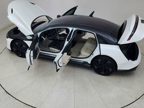 Used 2024 Lucid Air Touring image 85