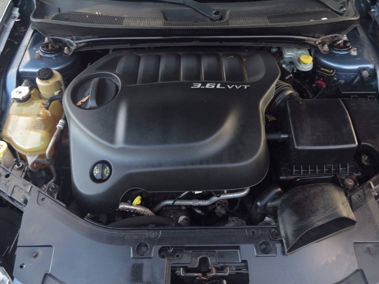 Used 2011 Chrysler 200 Limited FWD image 20