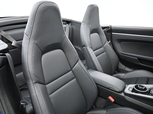 Certified 2025 Porsche 911 Carrera image 10