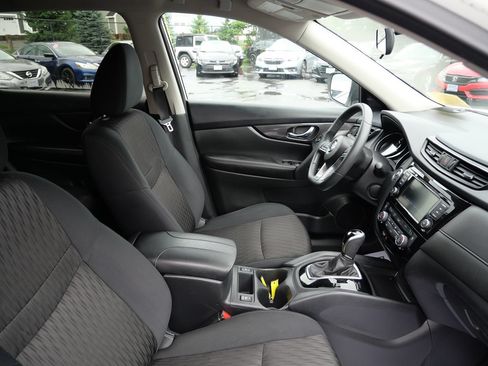 Used 2018 Nissan Rogue SV AWD/4WD image 18