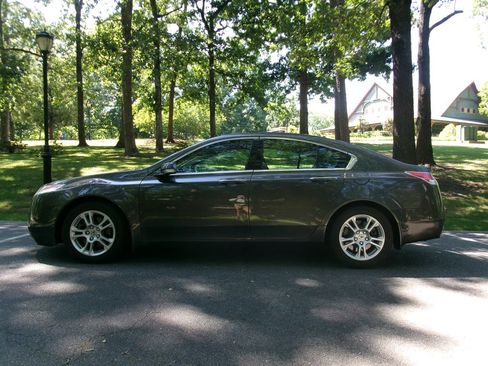 Used 2010 Acura TL w/ Technology Package FWD image 4