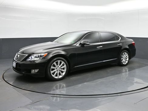 Used 2011 Lexus LS 460 L w/ Luxury Pkg image 3