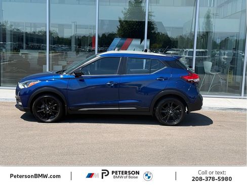 Used 2020 Nissan Kicks SR w/ SR Premium Package FWD image 2