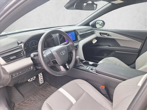 Certified 2025 Toyota Camry SE FWD image 9