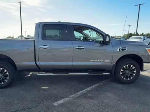 Used 2017 Nissan Titan SV RWD image 9