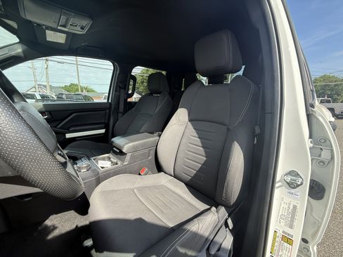 Used 2024 Toyota Tacoma TRD Off-Road AWD/4WD image 9
