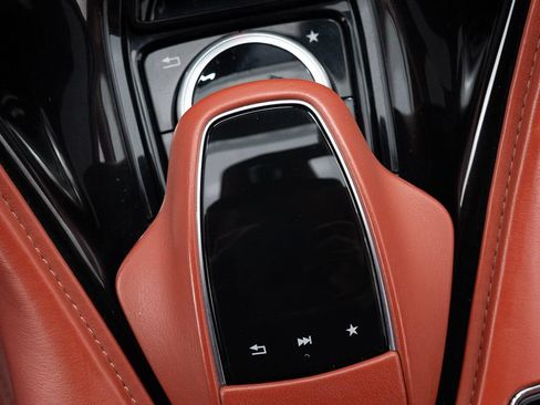 Used 2021 Aston Martin DB11 Volante RWD image 39