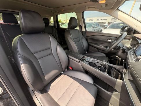 Used 2023 Nissan Rogue SV w/ SV Premium B Package AWD/4WD image 31