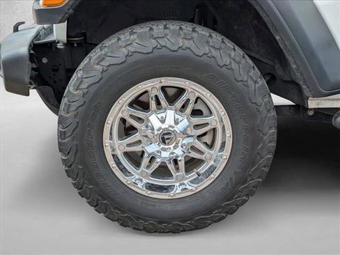 Used 2019 Jeep Wrangler Sport image 10