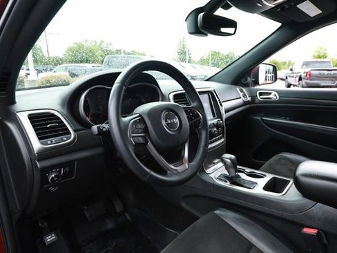Used 2018 Jeep Grand Cherokee Altitude RWD image 24