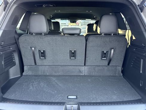 Used 2026 GMC Acadia AT4 image 26