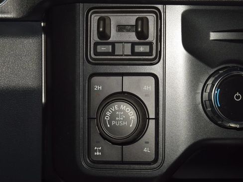 Used 2026 Ford F250 Platinum w/ Tremor Off-Road Package AWD/4WD image 34