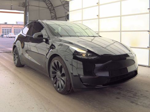 Used 2022 Tesla Model Y Performance AWD/4WD image 3
