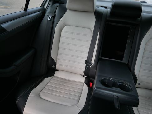 Used 2016 Volkswagen Jetta Sport FWD image 12