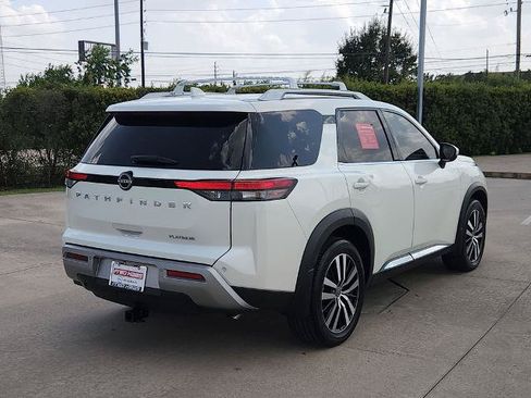 Certified 2024 Nissan Pathfinder Platinum FWD image 5