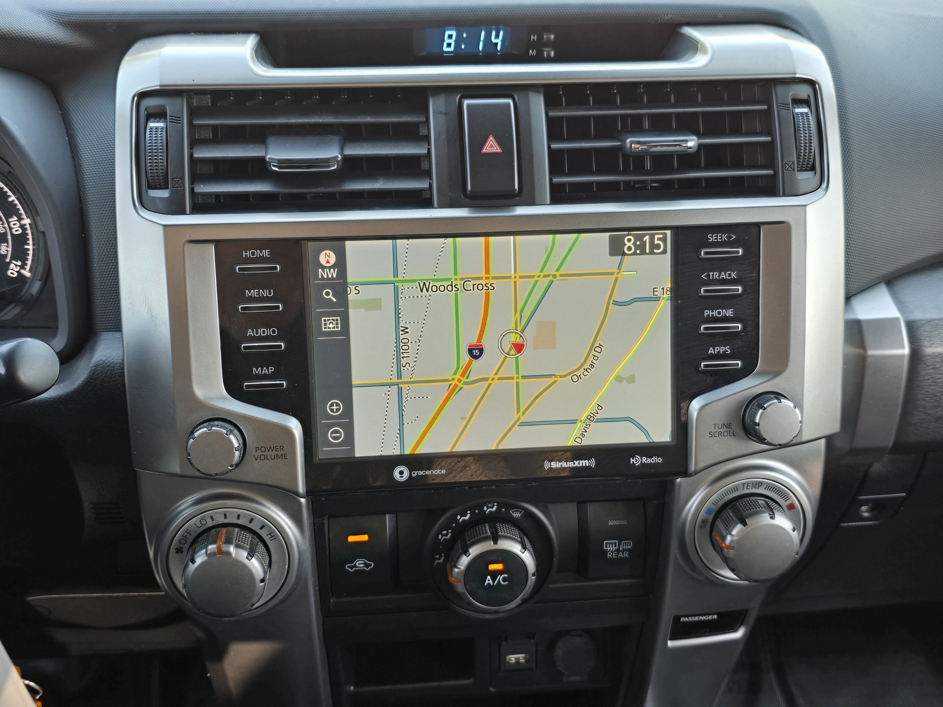 Used 2020 Toyota 4Runner SR5 AWD/4WD image 4
