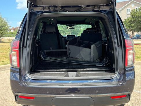 Used 2021 Chevrolet Tahoe Z71 w/ Luxury Package AWD/4WD image 8
