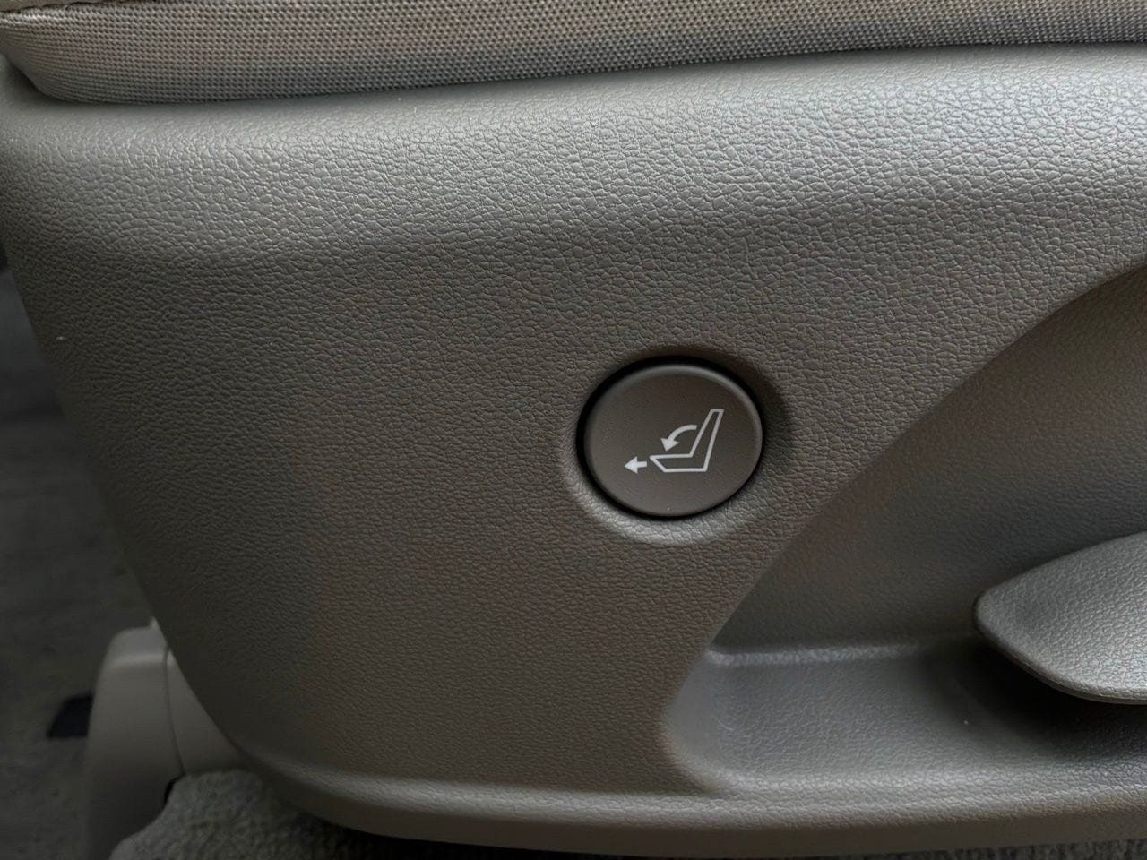 Used 2026 Hyundai Palisade SEL FWD image 13
