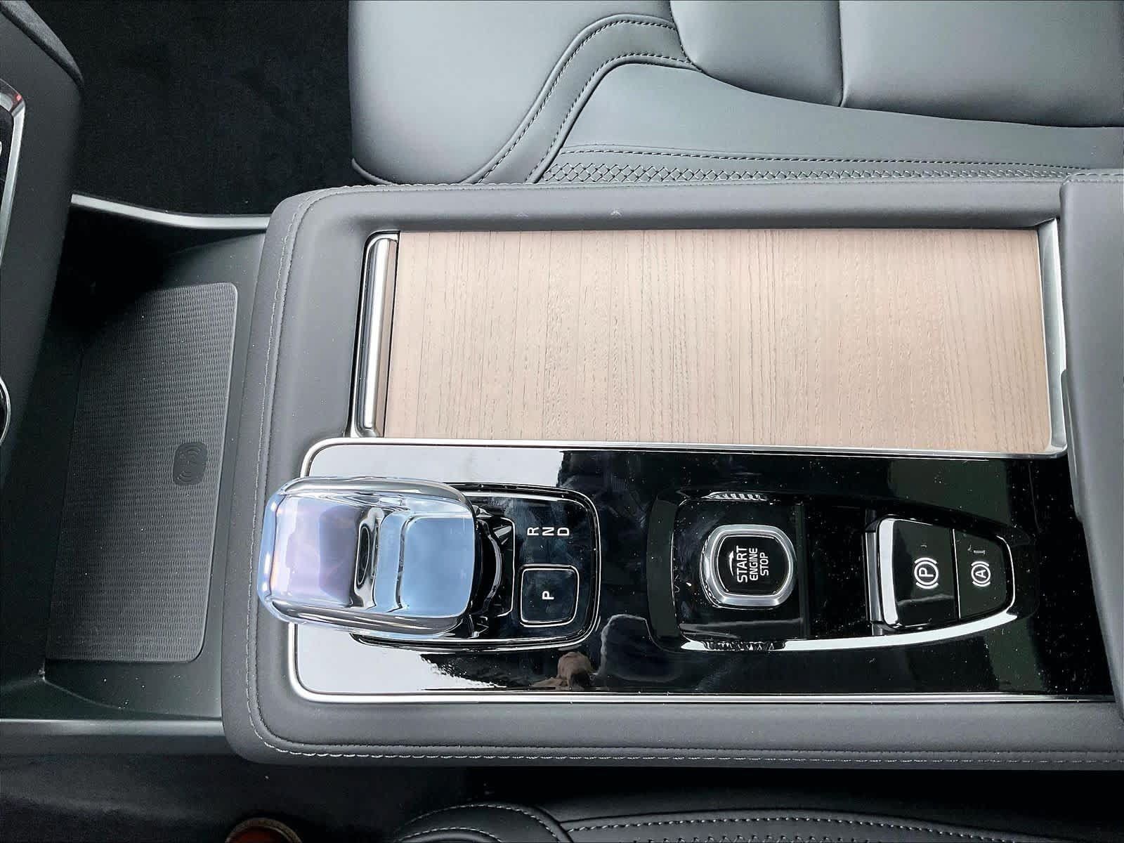 New 2026 Volvo XC90 B5 Plus w/ Protection Package AWD/4WD image 10