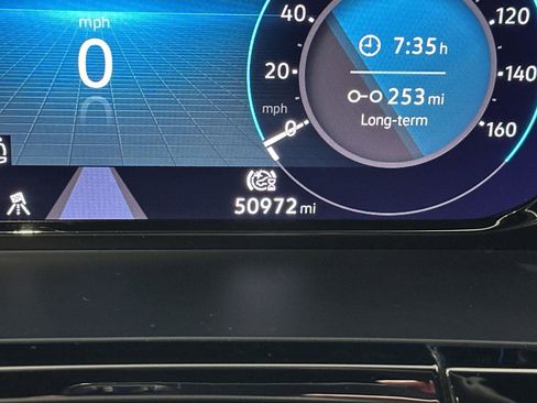 Used 2024 Volkswagen Atlas Cross Sport SE image 17