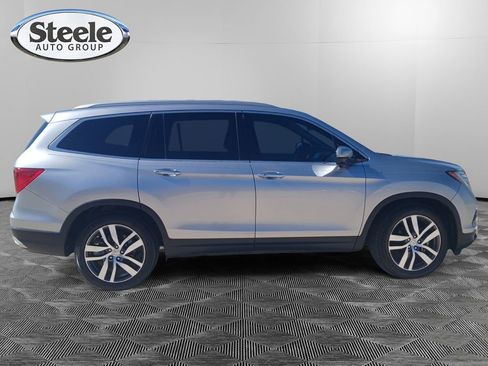 Used 2017 Honda Pilot Touring image 6