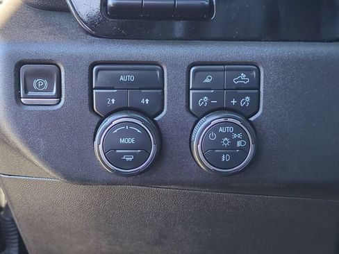 Used 2023 Chevrolet Silverado 1500 LTZ w/ Technology Package AWD/4WD image 24