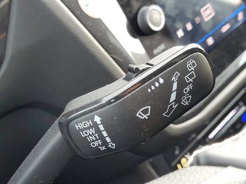 Used 2024 Volkswagen Tiguan SE AWD/4WD image 12