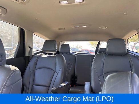 Used 2018 Buick Enclave Essence image 13