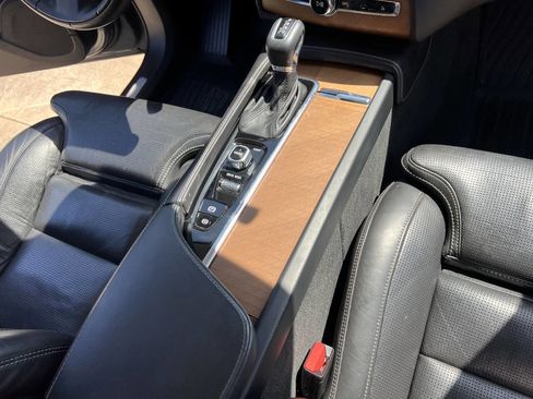 Used 2016 Volvo XC90 T6 Inscription w/ Vision Package image 28