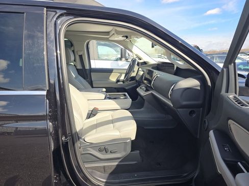 Used 2025 Ford Expedition Max Active image 14