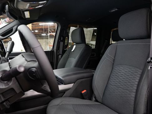 New 2026 RAM 2500 Big Horn AWD/4WD image 22