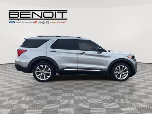 Used 2023 Ford Explorer Platinum w/ Technology Package AWD/4WD image 4