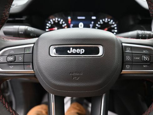 Used 2023 Jeep Compass Trailhawk image 10