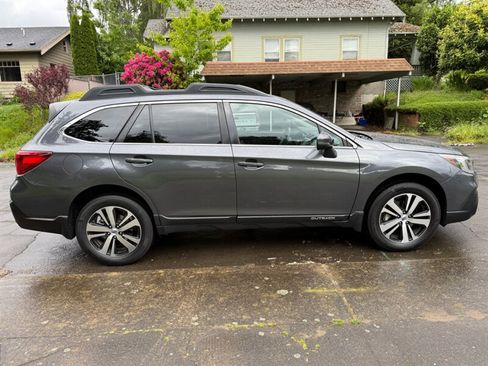 Used 2018 Subaru Outback 2.5i Limited AWD/4WD image 6