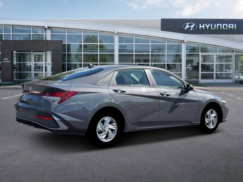 New 2026 Hyundai Elantra SEL Sport FWD image 8
